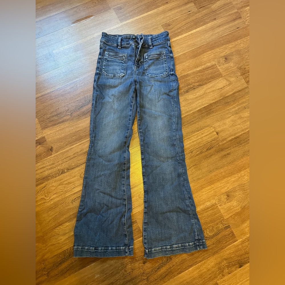 American Eagle “next level stretch” super hi-rise flare jeans size 4